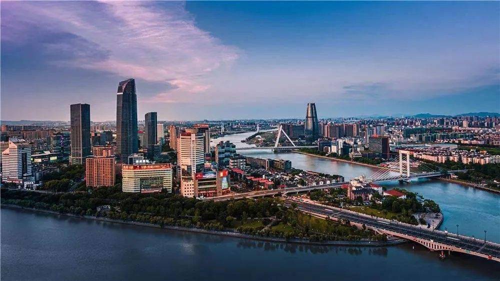 浙江,经济转型先锋的挑战与机遇